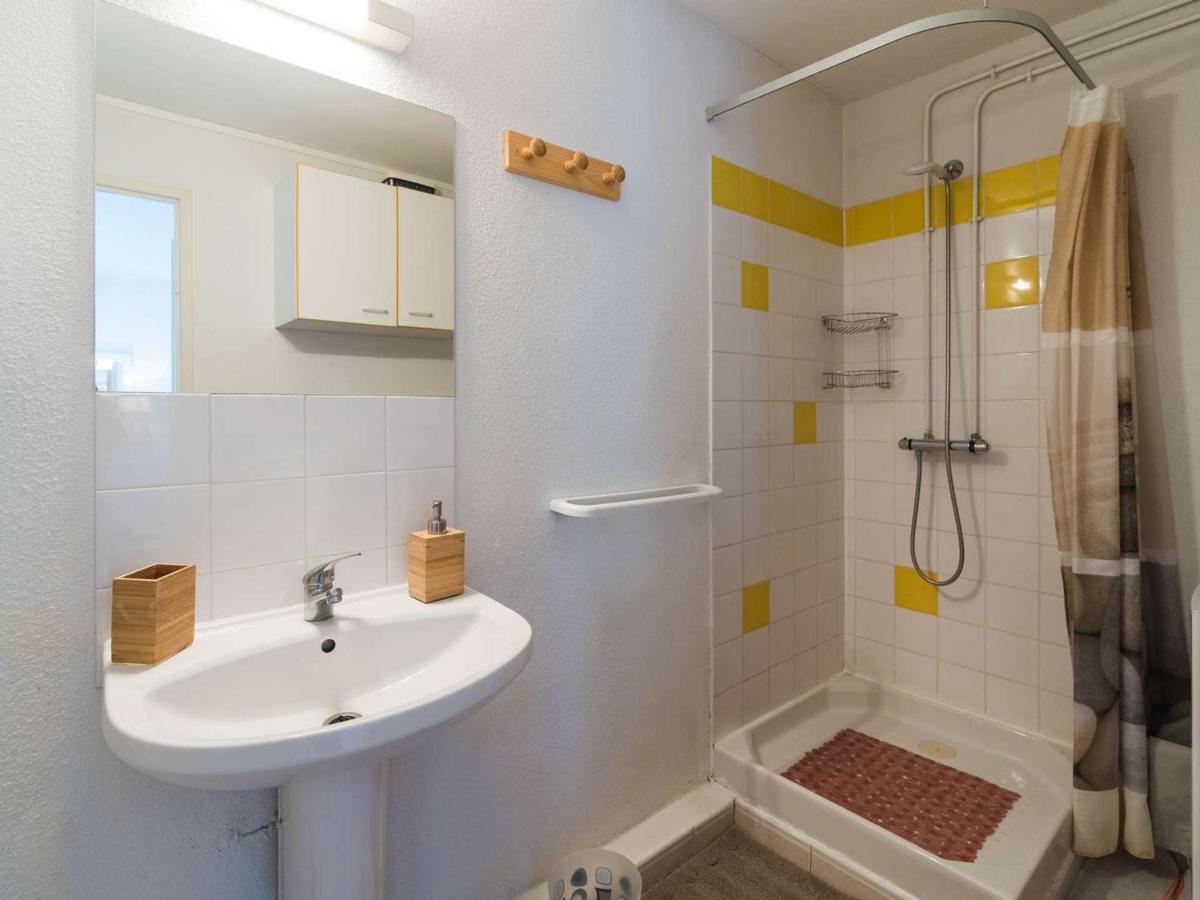 Climatise 2p Avec Piscine Et Parking A 500m De La - Narbonne-plage - Fr-1-409-211 *
